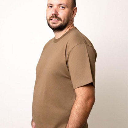 Un t-shirt marron