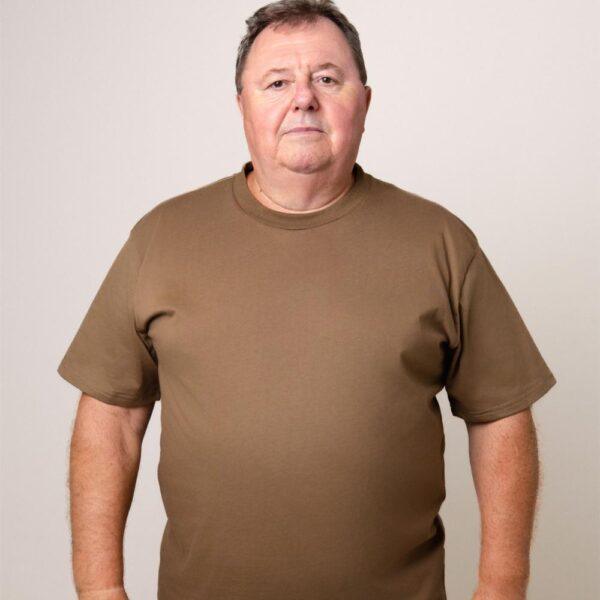 Un t-shirt marron